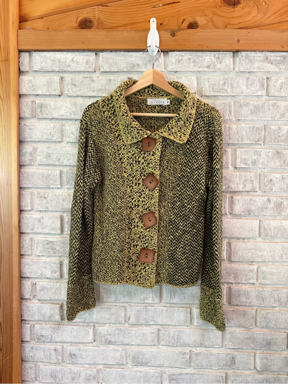 Vintage Willow Olive Green Textured Button-Front Cardigan